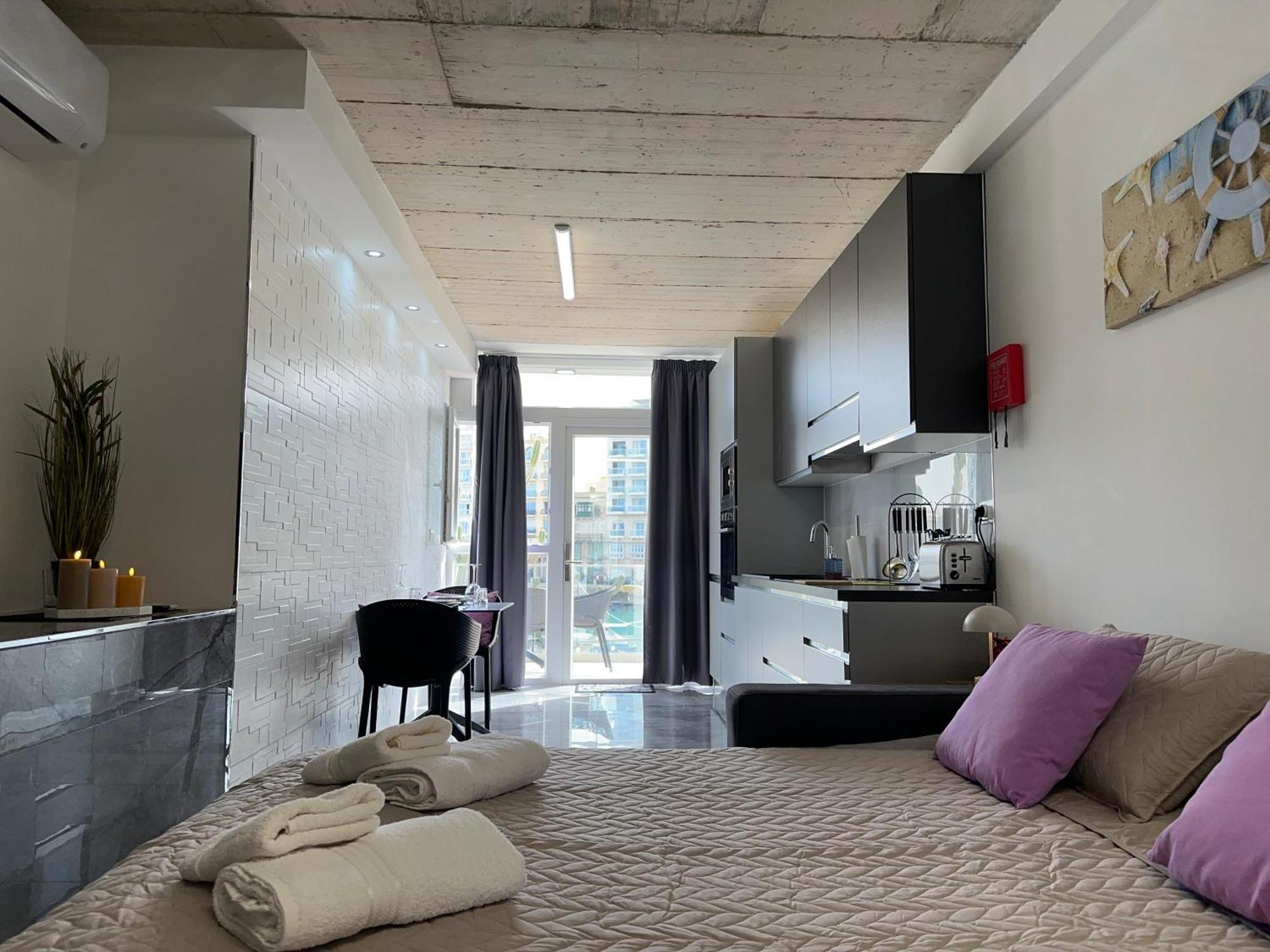 Seafront, Lovely Modern Studio. San Giuliano Esterno foto